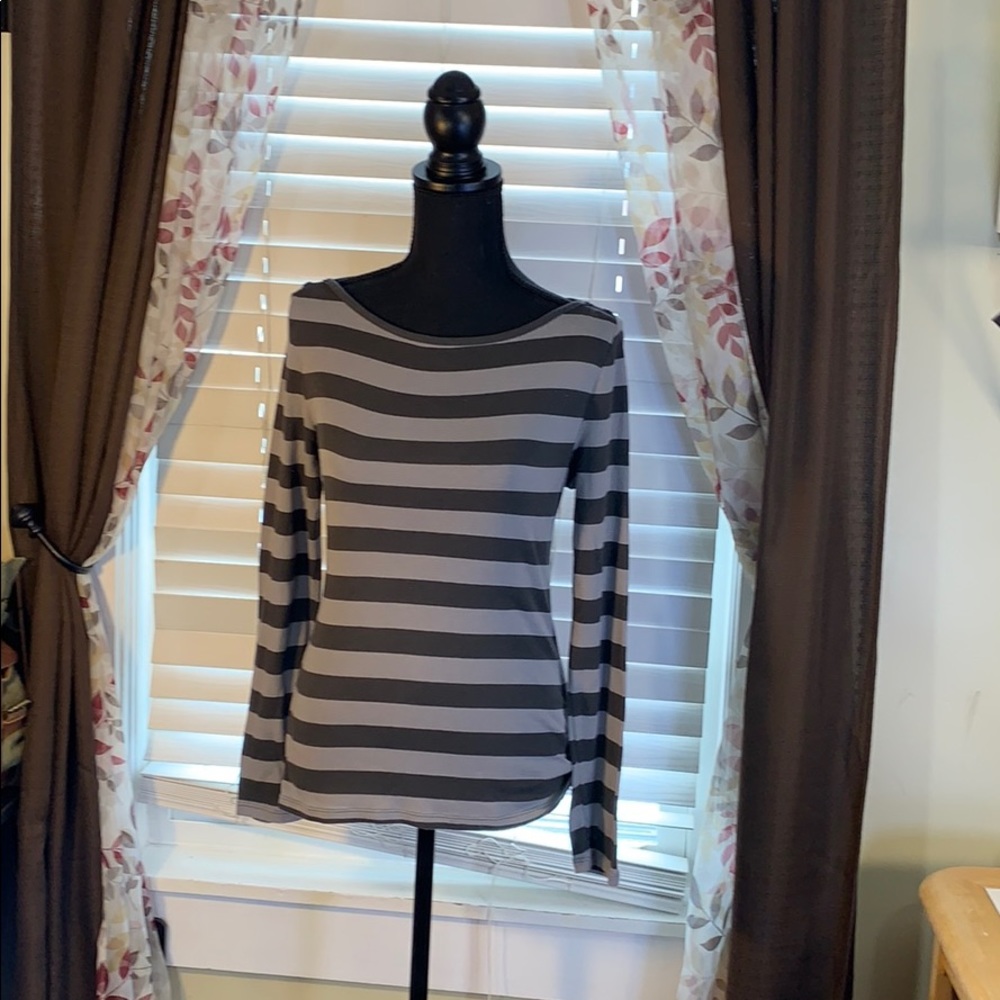 Boatneck top with shoulder detail